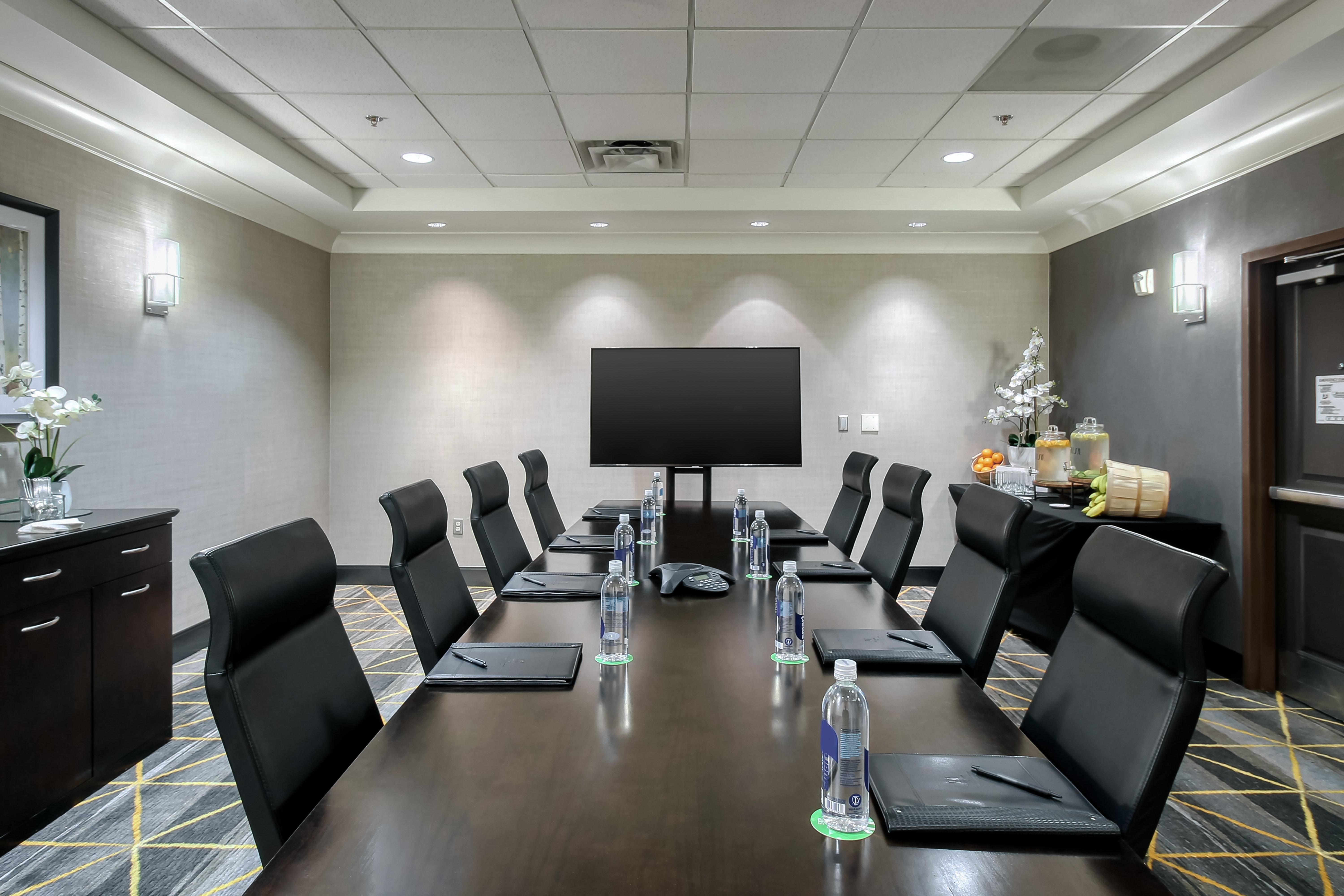 Holiday Inn & Suites Atlanta Airport North By Ihg College Park Exterior photo