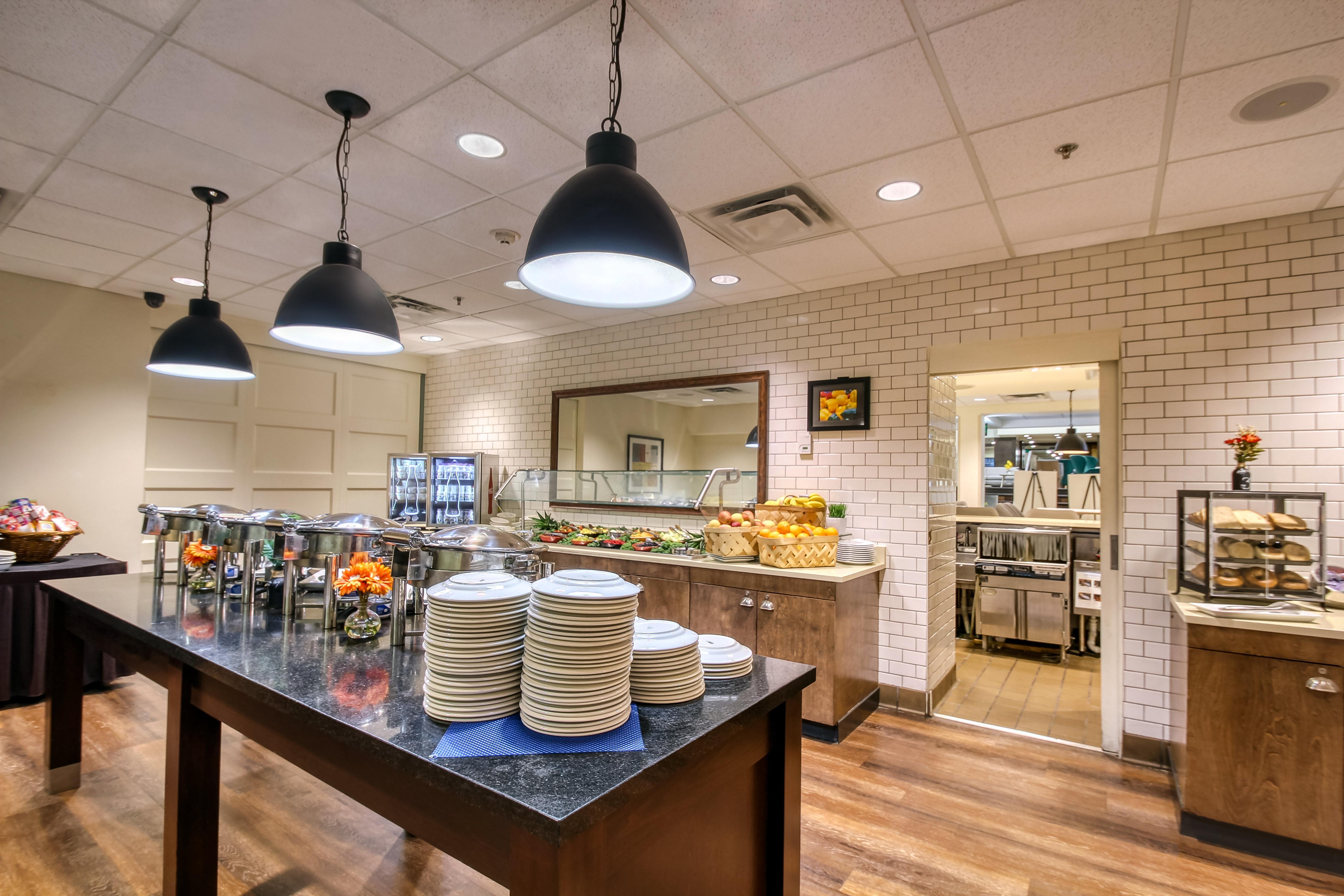 Holiday Inn & Suites Atlanta Airport North By Ihg College Park Exterior photo