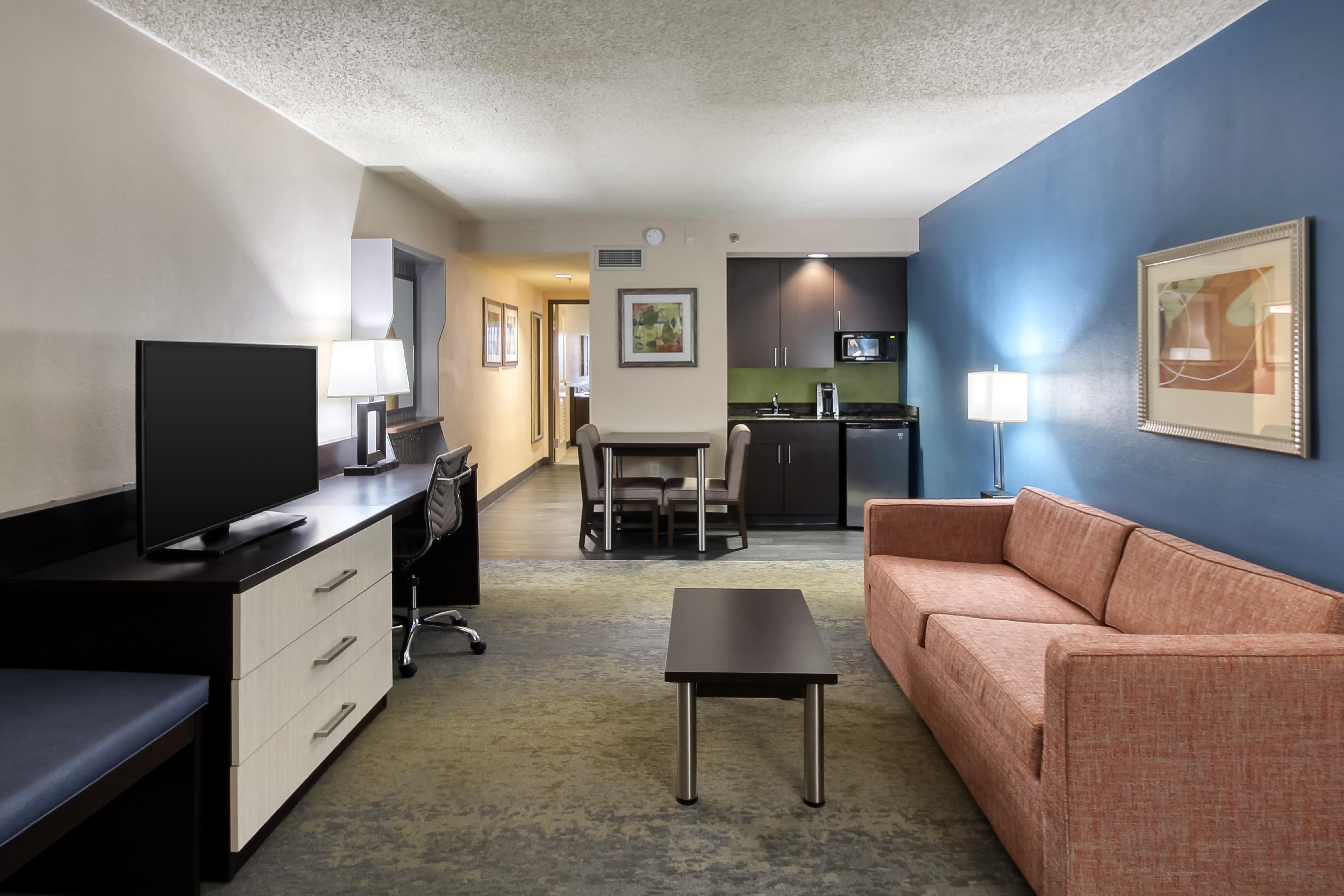 Holiday Inn & Suites Atlanta Airport North By Ihg College Park Exterior photo
