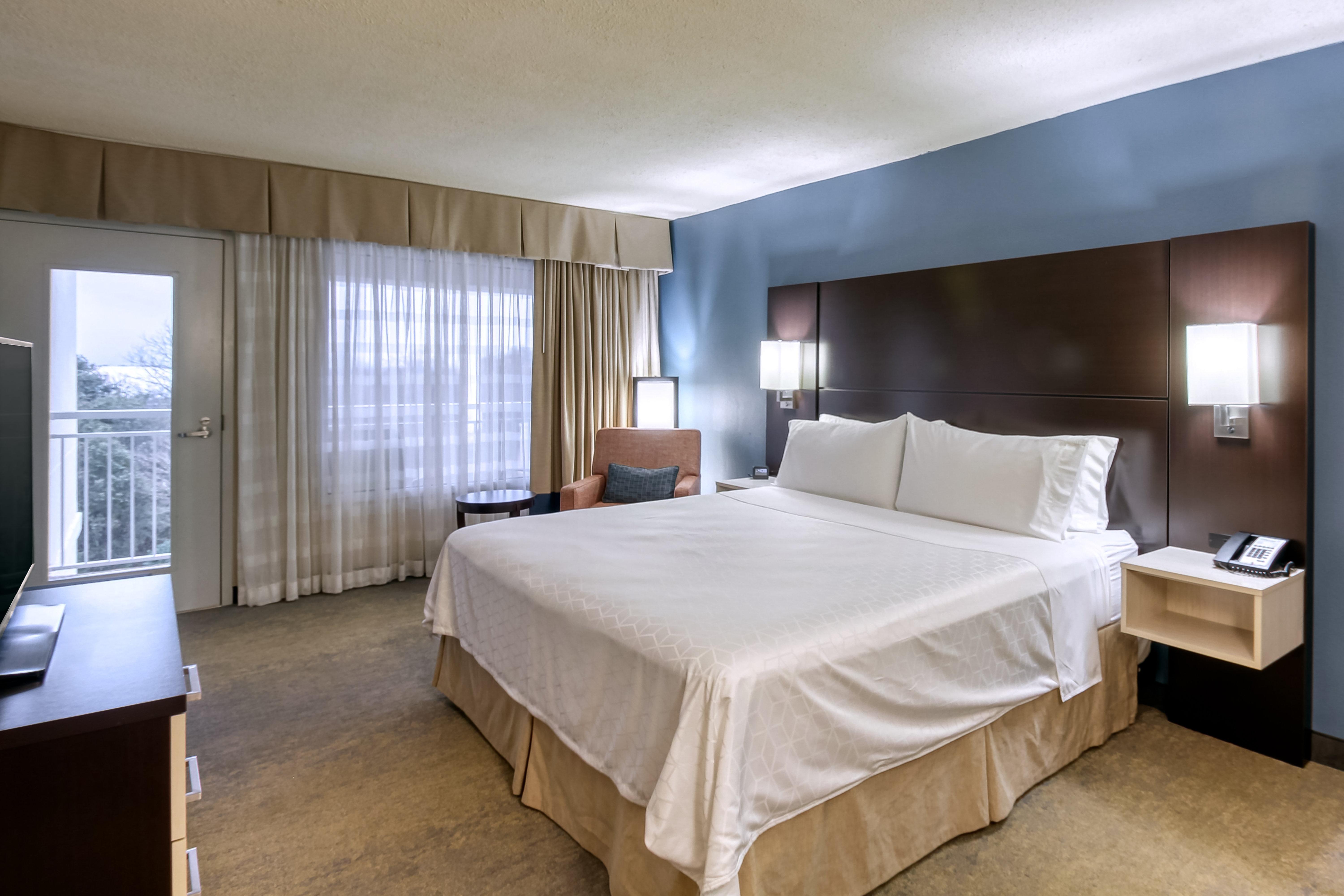 Holiday Inn & Suites Atlanta Airport North By Ihg College Park Exterior photo