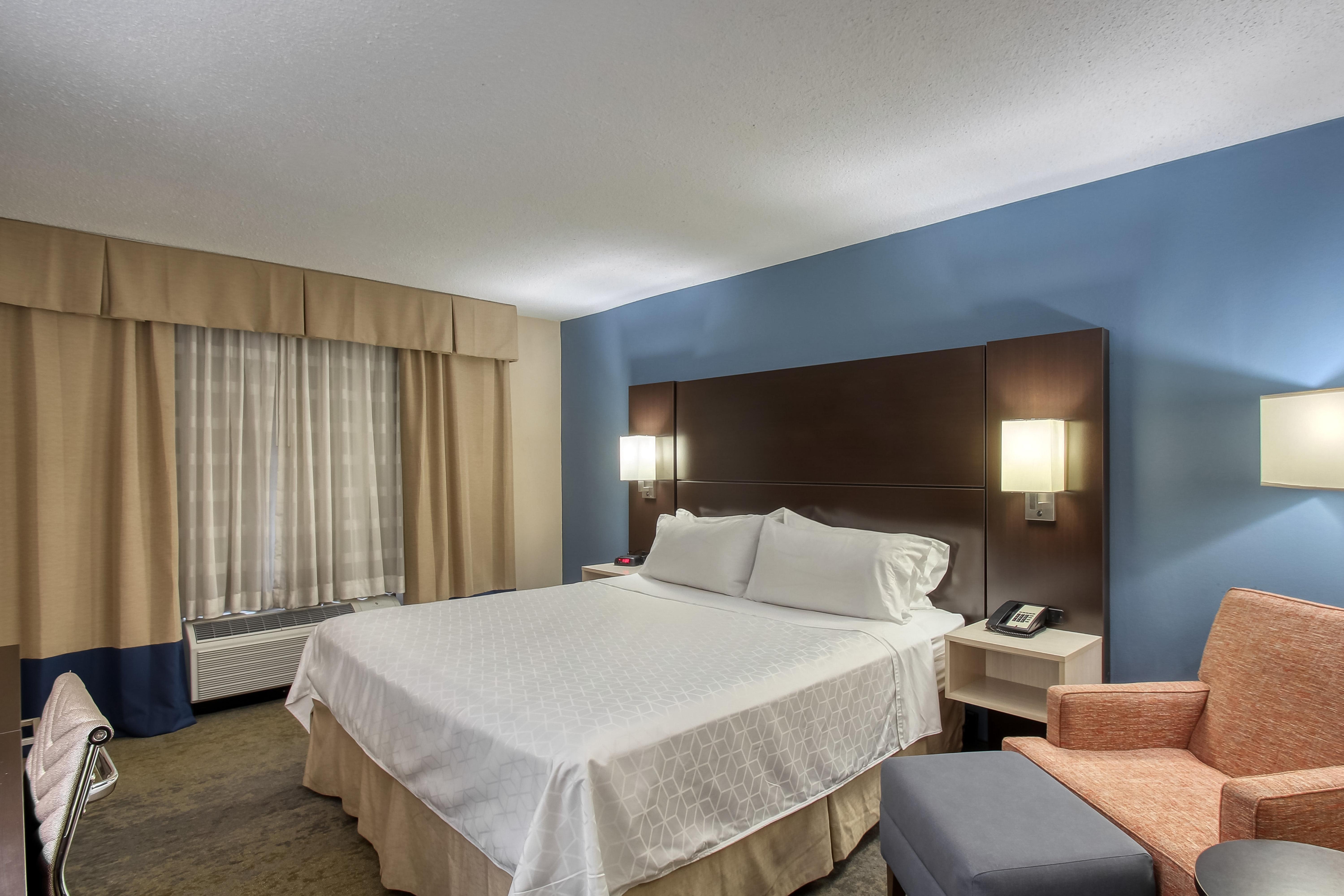 Holiday Inn & Suites Atlanta Airport North By Ihg College Park Exterior photo